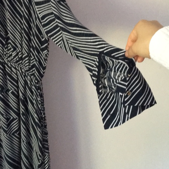 H&M Navy Blue + White Line Patterned Long Sleeve Dress - Picture 3 of 6